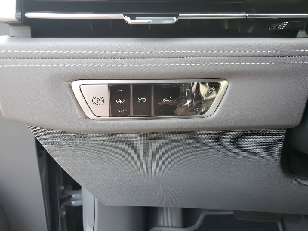 2026 Cadillac Escalade IQ Sport photo 23