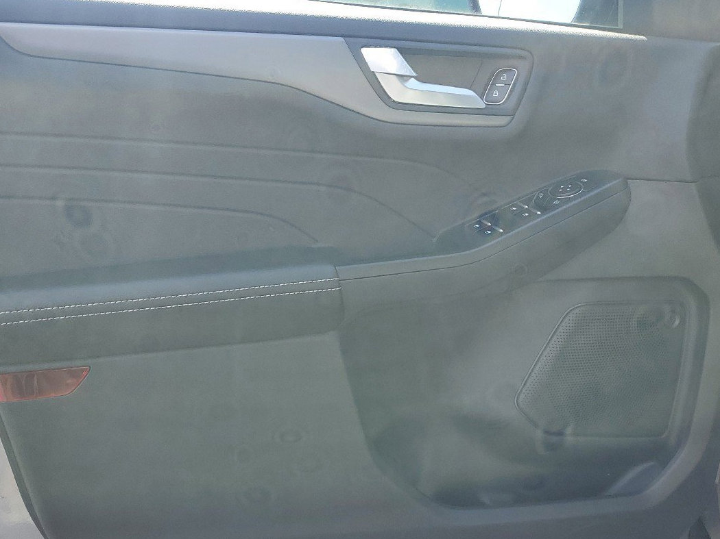 2024 Ford Escape Plug-In Hybrid photo 8