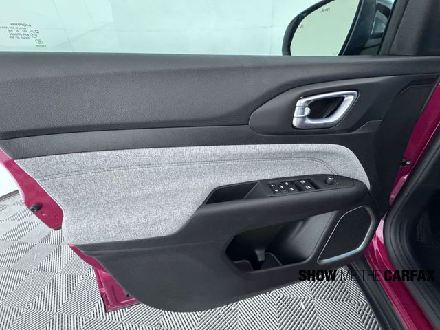 2025 Jeep Compass Latitude photo 32