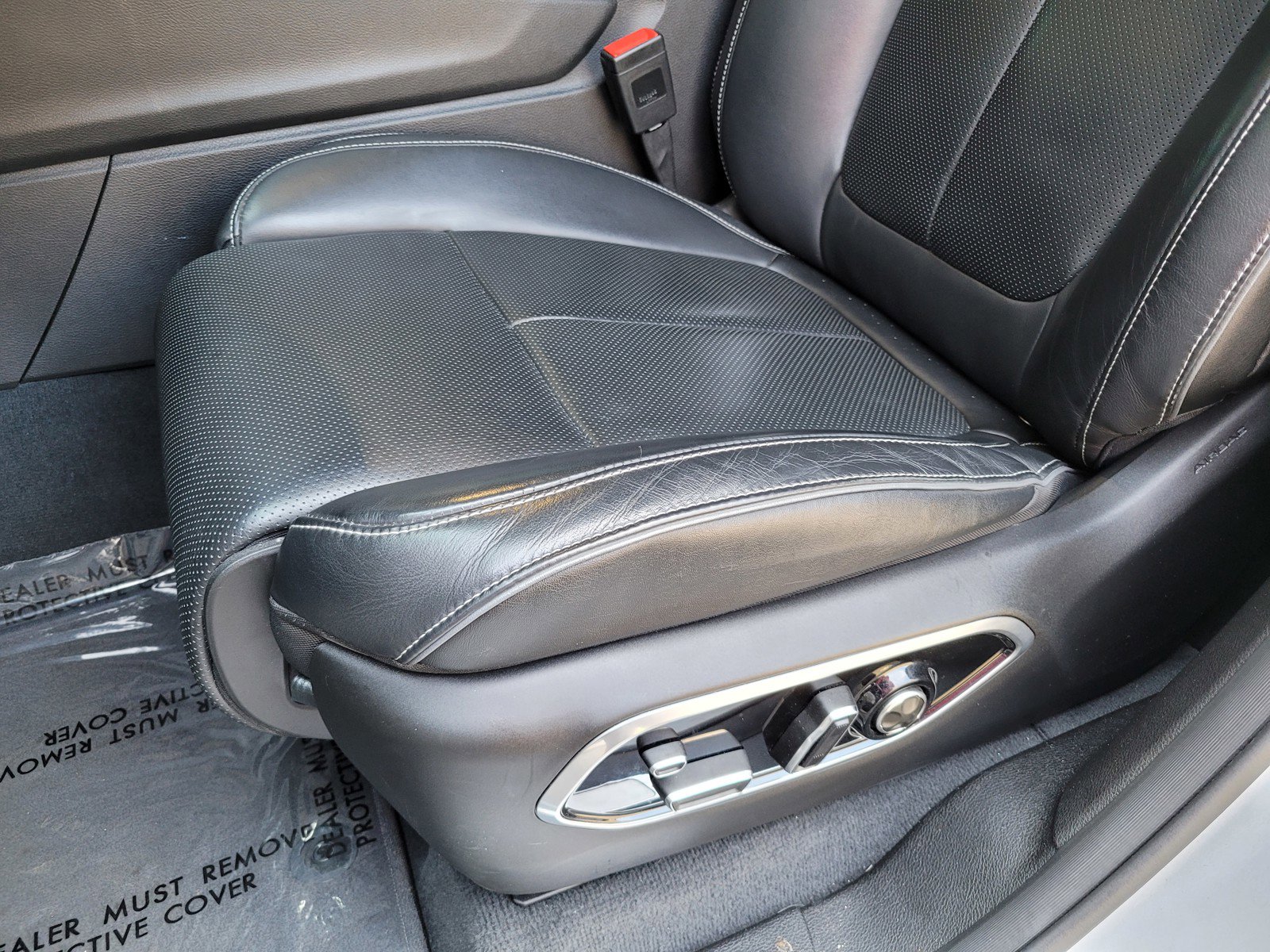 2023 Jeep Grand Cherokee Overland photo 17