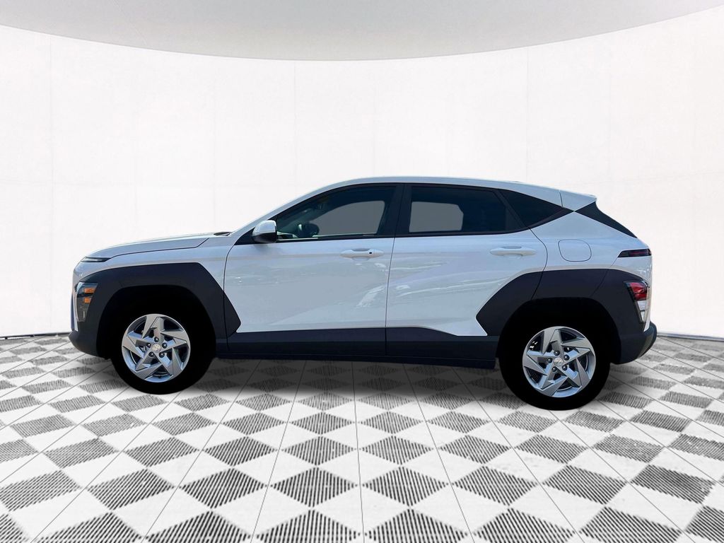 2026 Hyundai Kona SE photo 2