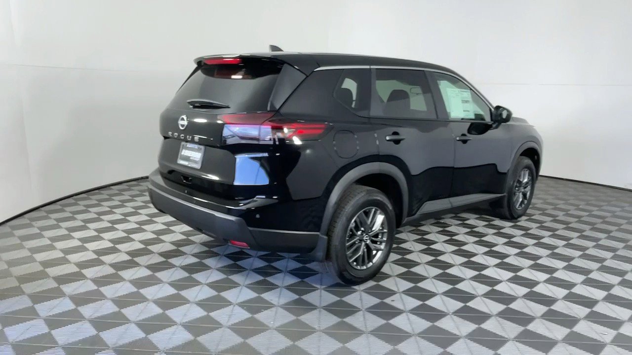2025 Nissan Rogue S photo 4