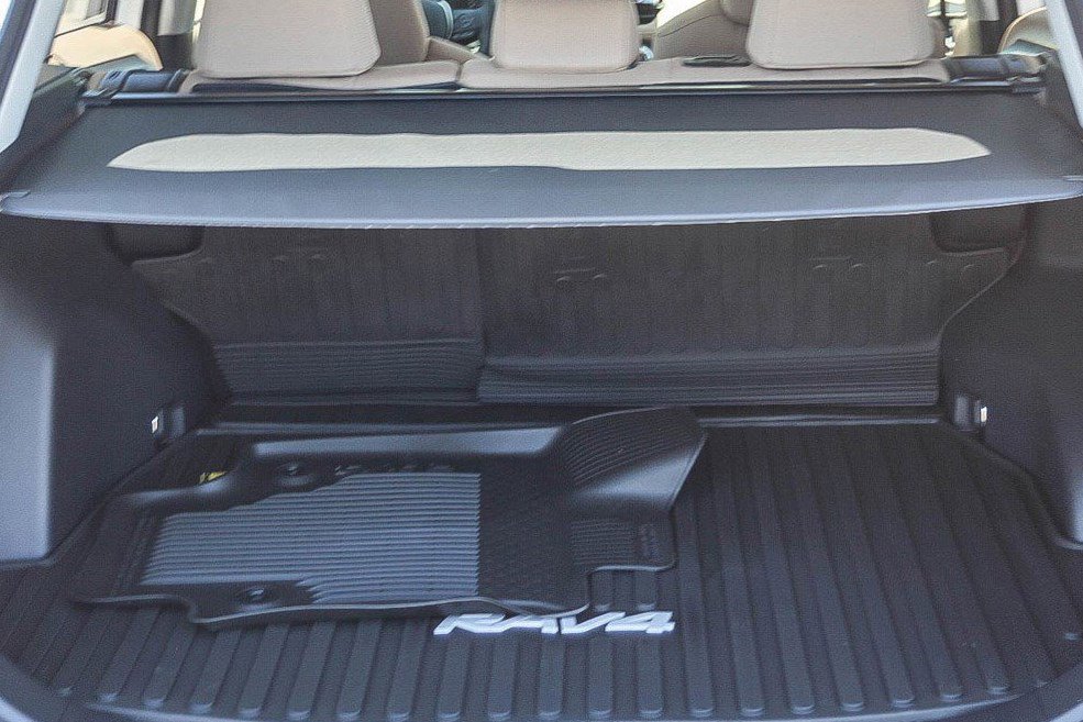 2025 Toyota RAV4 Hybrid XLE photo 26