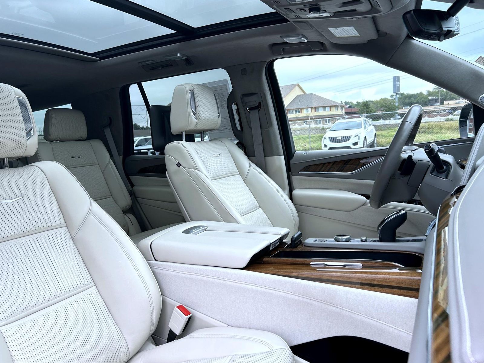 2023 Cadillac Escalade Premium Luxury Platinum photo 17