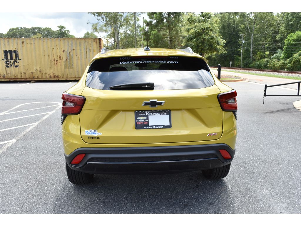 2025 Chevrolet Trax photo 3