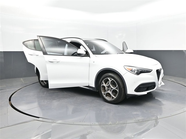 2022 Alfa Romeo Stelvio Ti photo 26