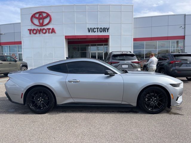 2024 Ford Mustang EcoBoost photo 3