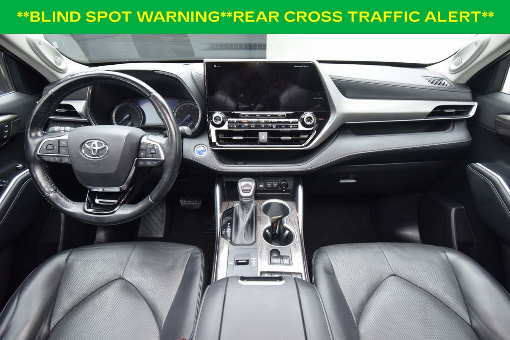 2021 Toyota Highlander Hybrid Platinum photo 3
