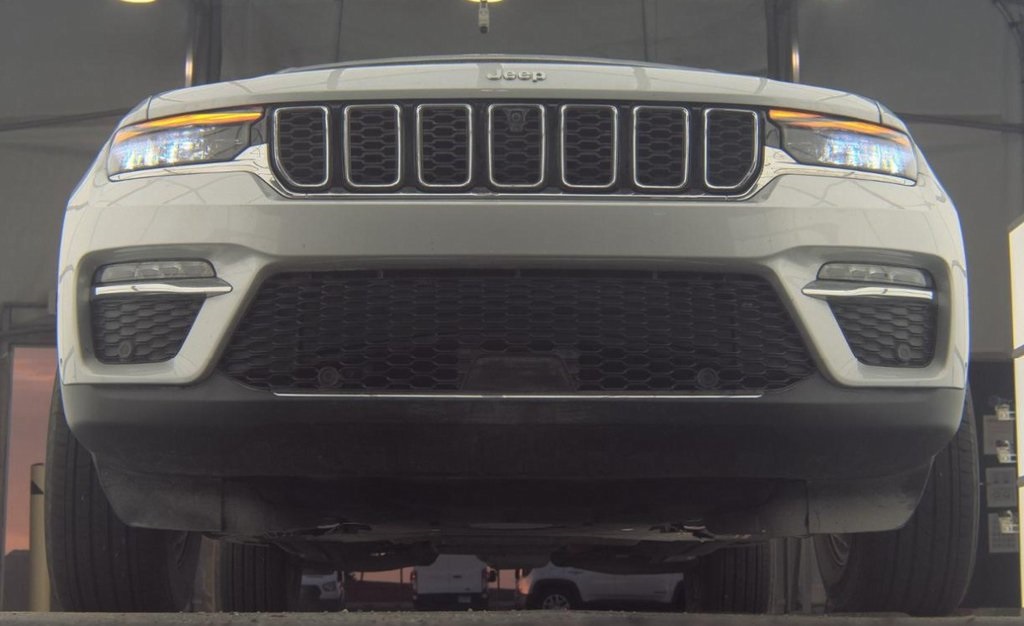 2024 Jeep Grand Cherokee Limited photo 3