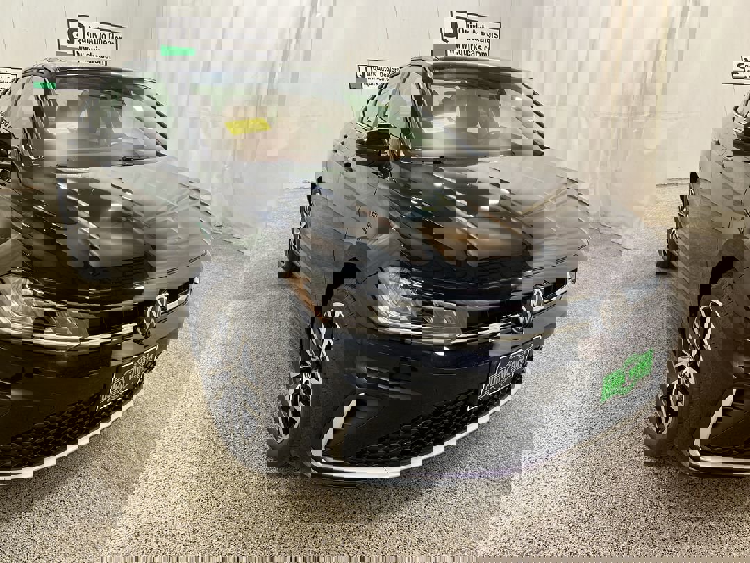 2026 Volkswagen Jetta SE's photo