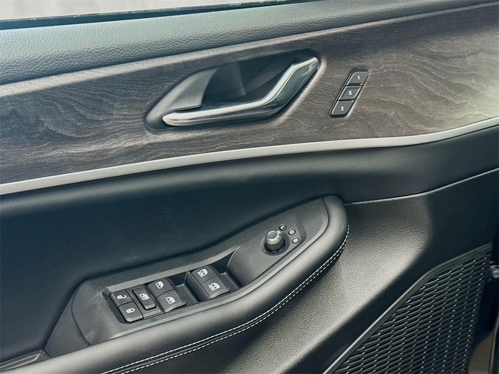 2025 Jeep Grand Cherokee Limited photo 14