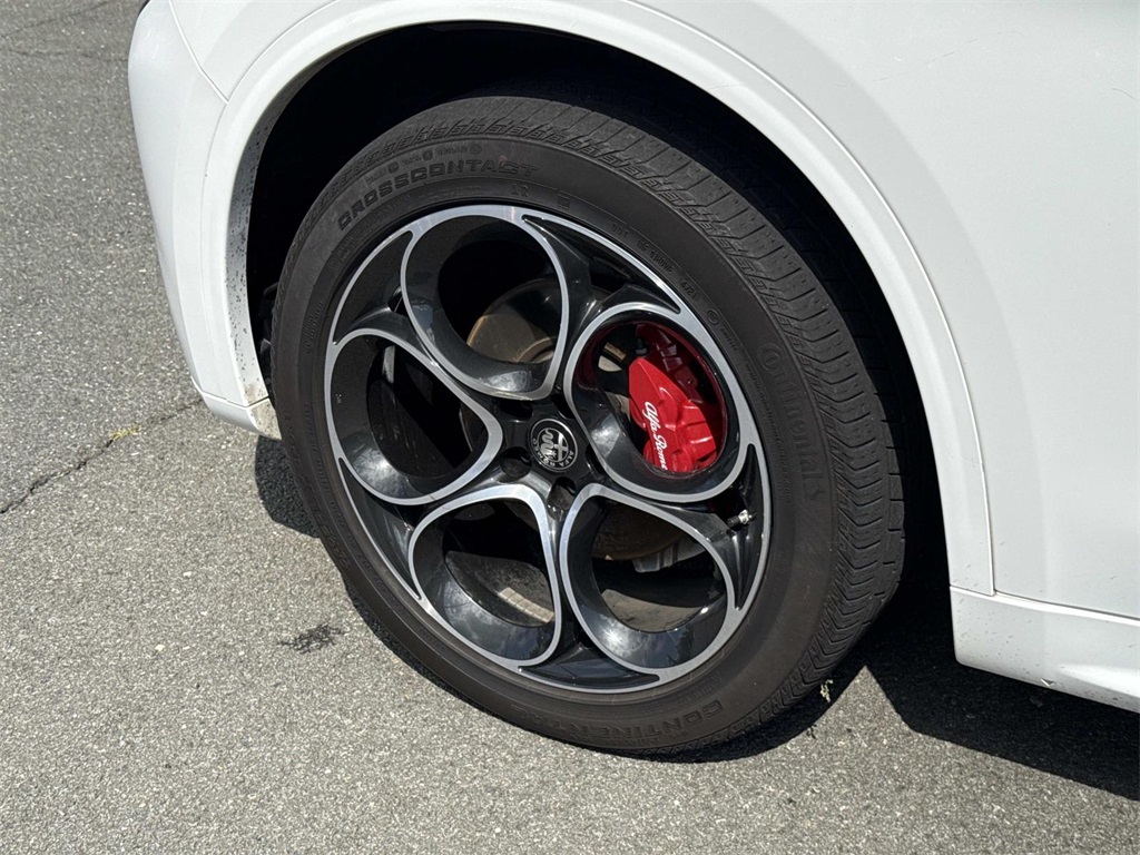 2022 Alfa Romeo Stelvio Ti Sport photo 12