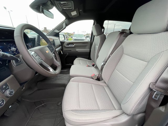 2025 Chevrolet Silverado 1500 LT photo 5