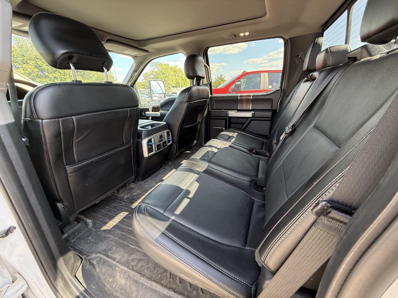 2017 Ford F-150 Lariat photo 23