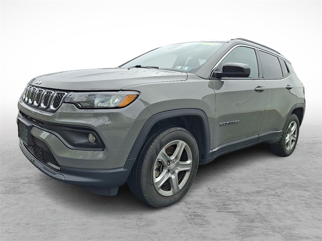 2024 Jeep Compass Latitude photo 3