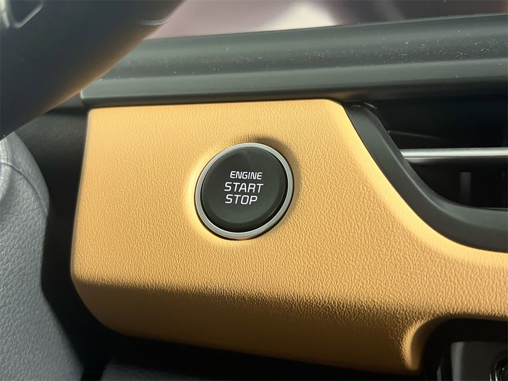 2025 Kia Seltos EX photo 18