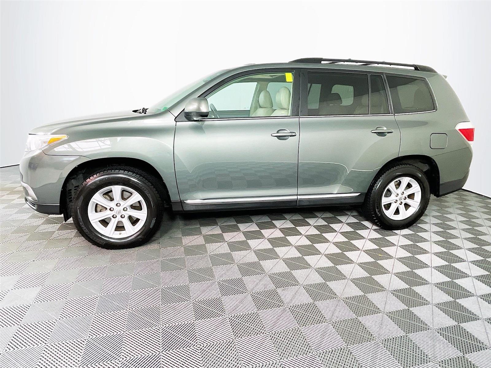 2013 Toyota Highlander SE photo 4