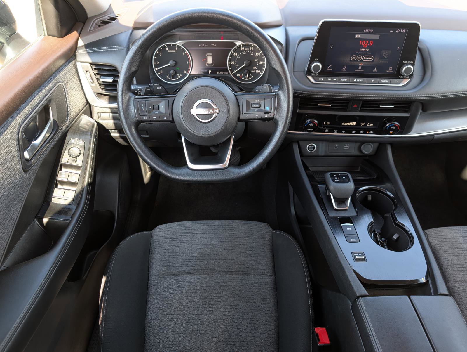 2023 Nissan Rogue SV photo 19