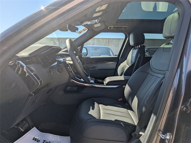 2025 Land Rover Range Rover Sport SE photo 6