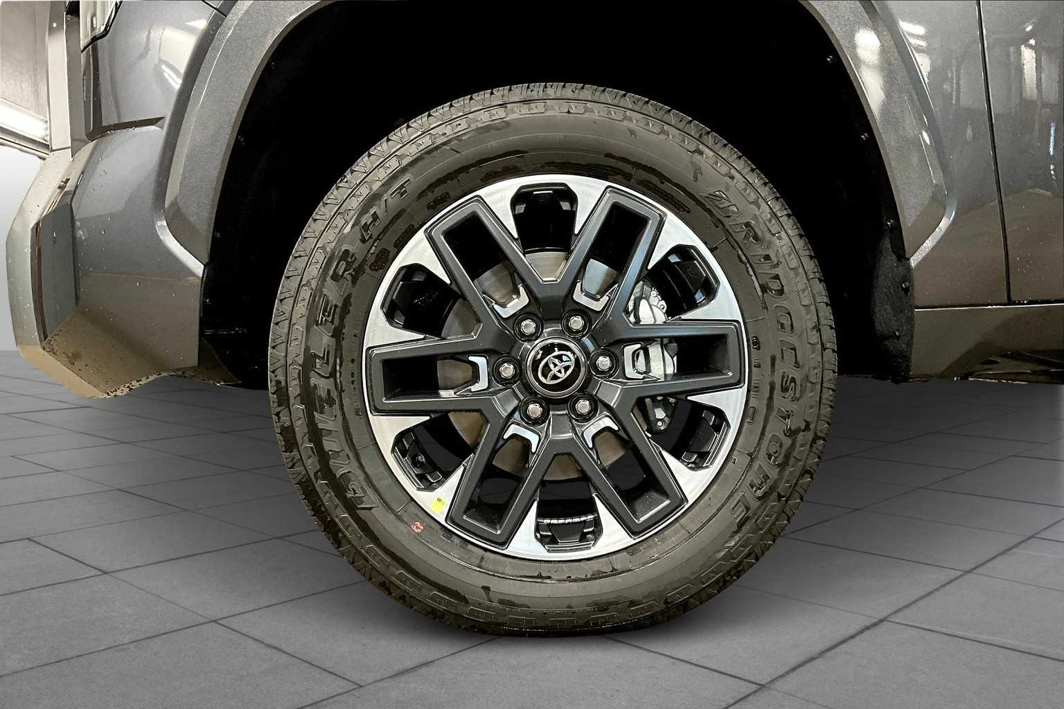 2025 Toyota Tundra Limited CrewMax photo 11