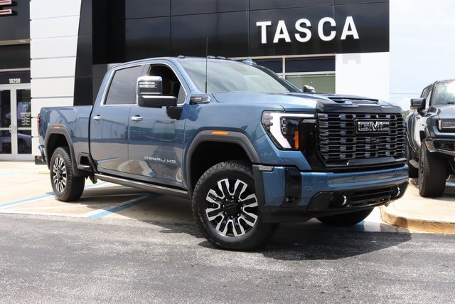 2025 GMC Sierra Denali's photo