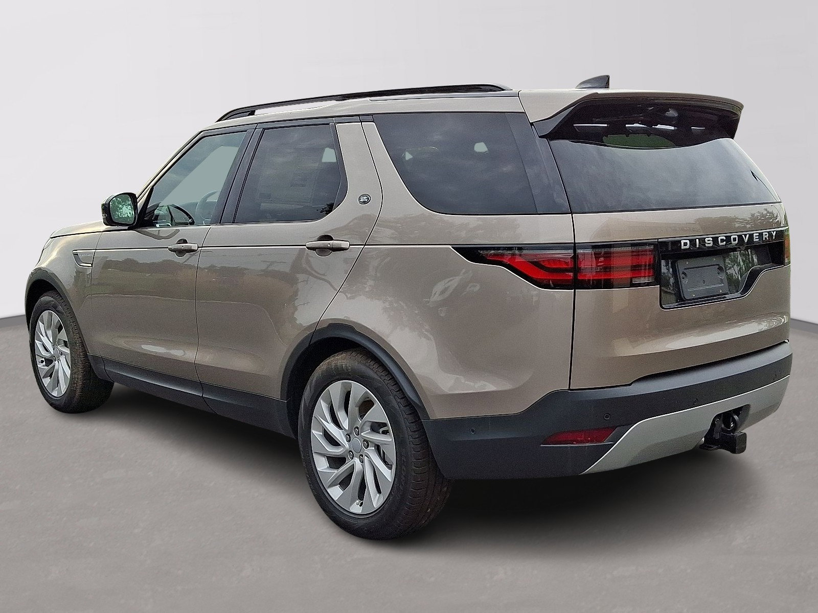2025 Land Rover Discovery S photo 4