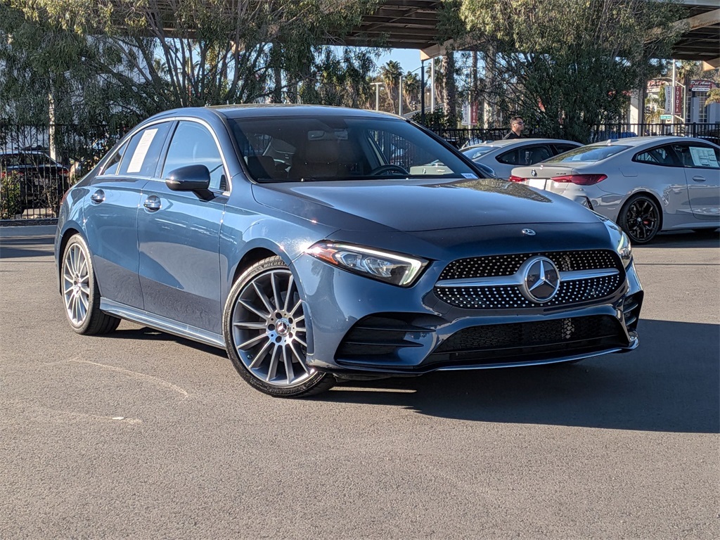 2019 Mercedes-Benz A-Class A220's photo