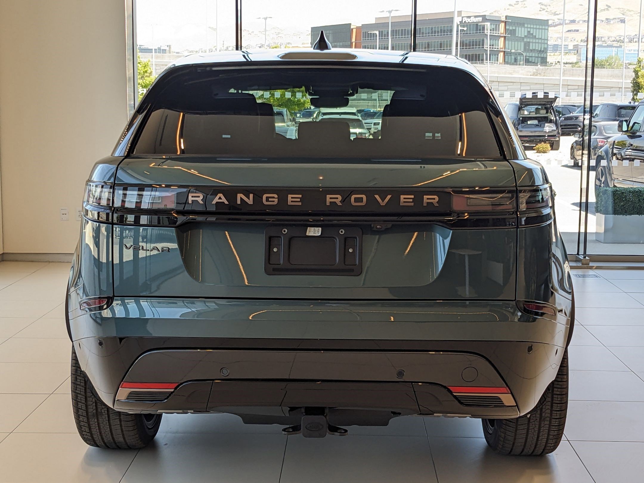 2026 Land Rover Range Rover Velar P400 Autobiography photo 4