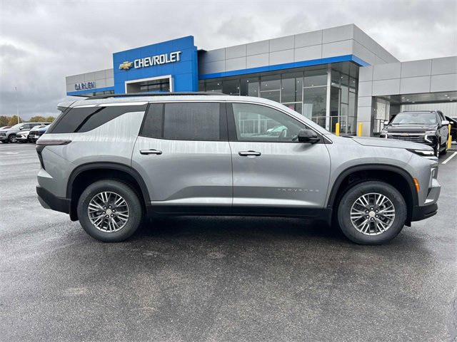 2026 Chevrolet Traverse photo 3