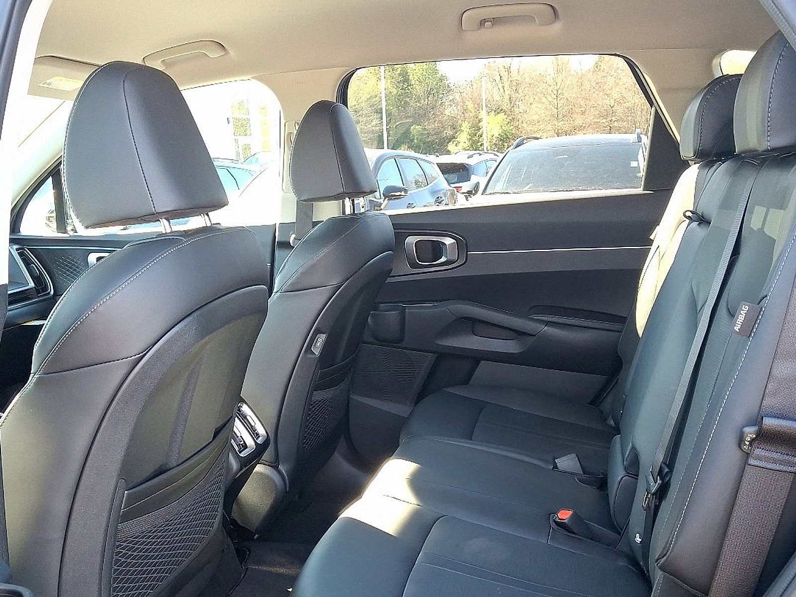 2025 Kia Sorento S photo 3