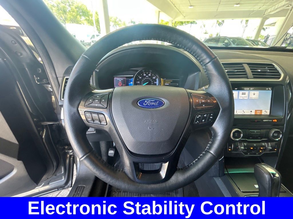 2017 Ford Explorer XLT photo 13