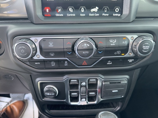 2023 Jeep Wrangler Sahara photo 20