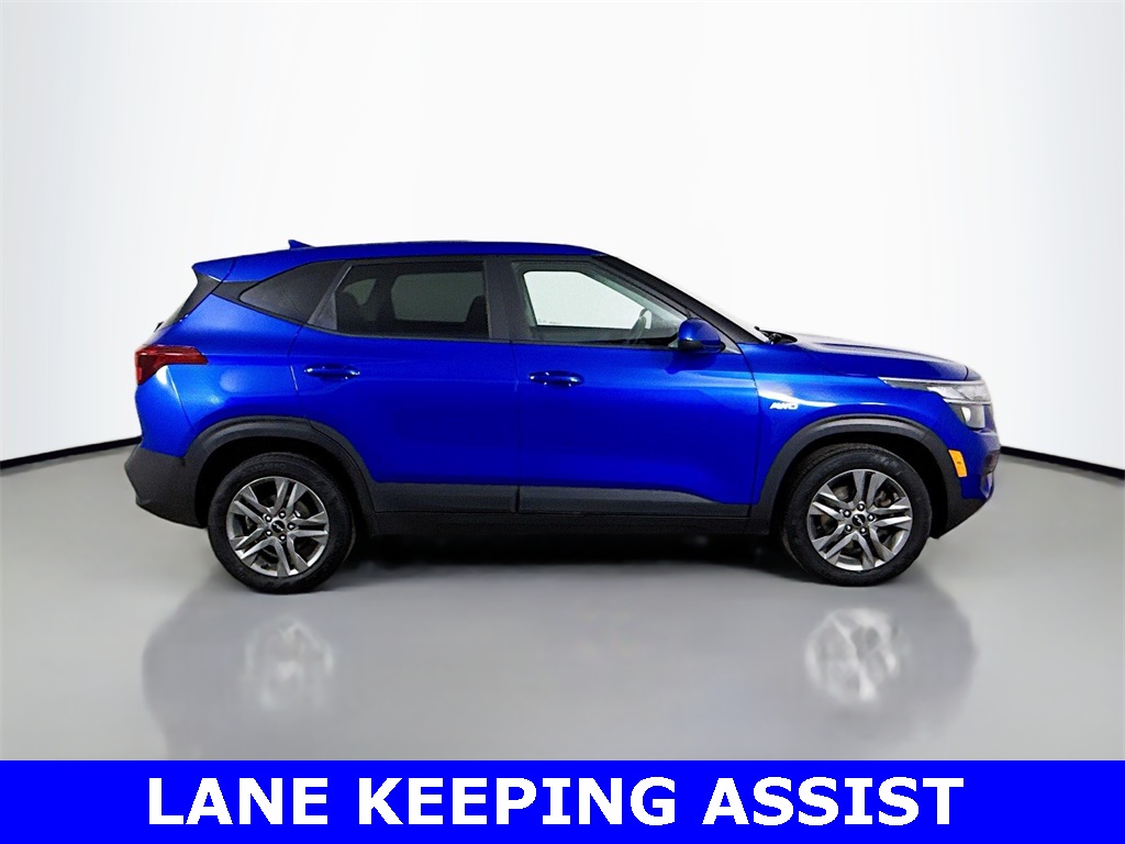 2023 Kia Seltos LX photo 3