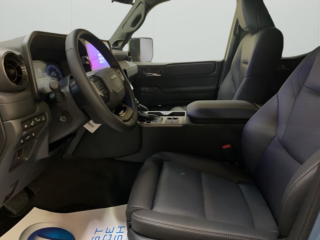 2025 Toyota Land Cruiser photo 9
