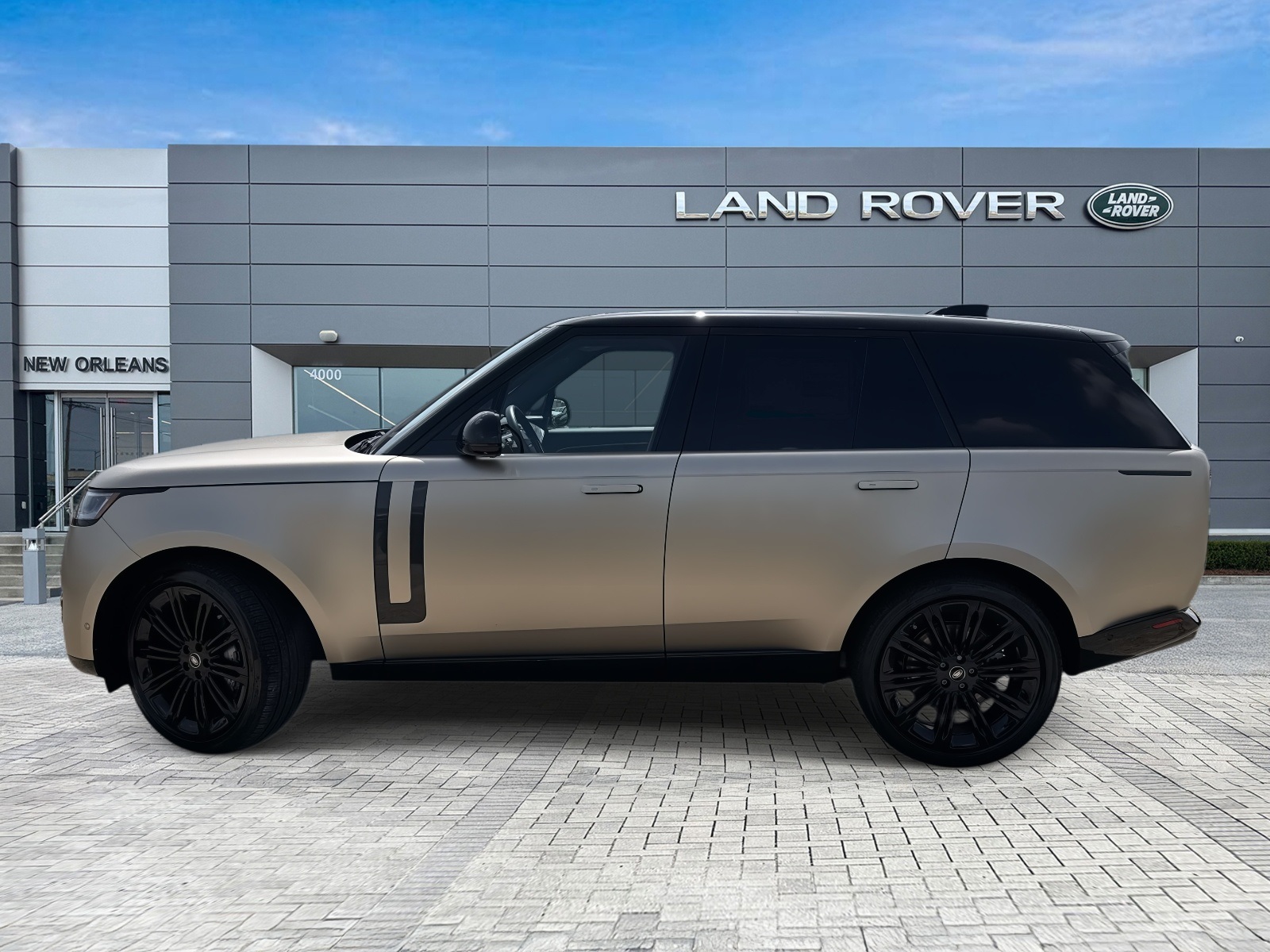 2025 Land Rover Range Rover SE photo 2