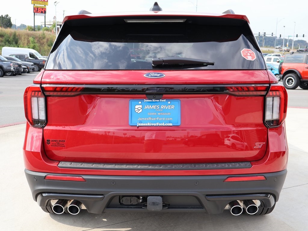 2025 Ford Explorer ST photo 2