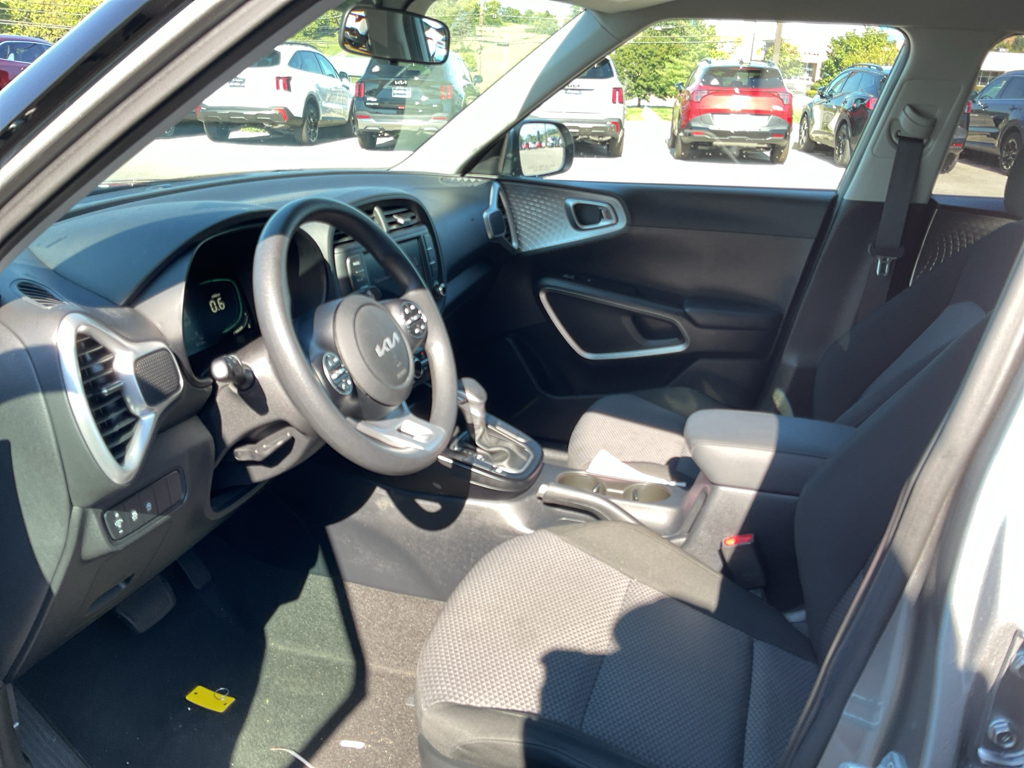 2023 Kia Soul LX photo 16