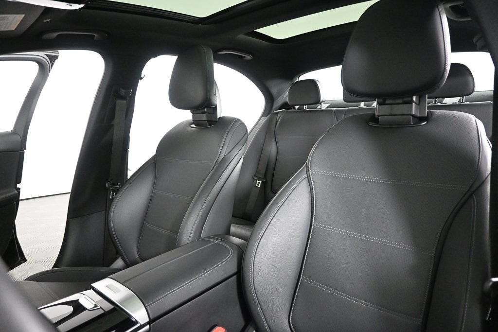 2025 Mercedes Benz C 300 Sedan photo 4