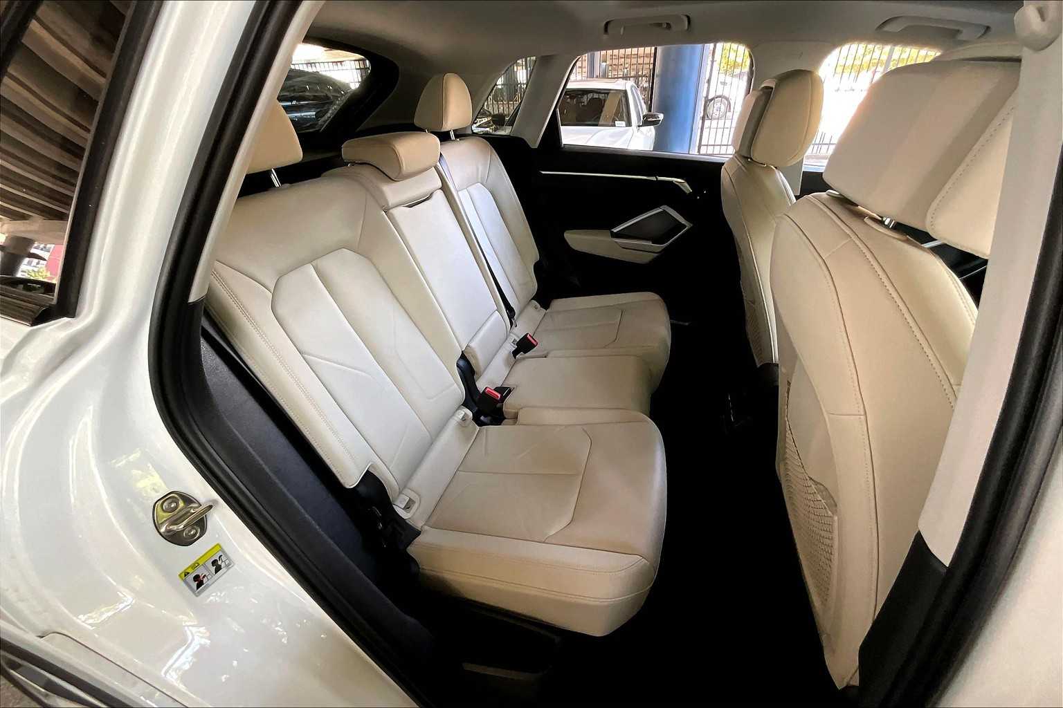 2020 Audi Q3 S line Premium Plus photo 18