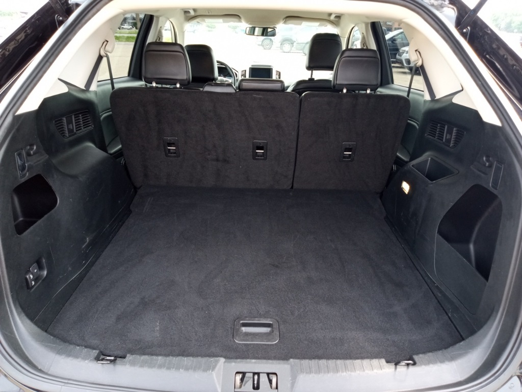 2023 Ford Edge SEL photo 18