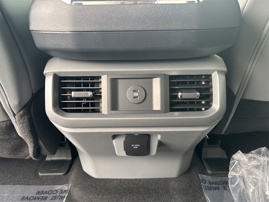 2025 Ford F-150 Lightning photo 37