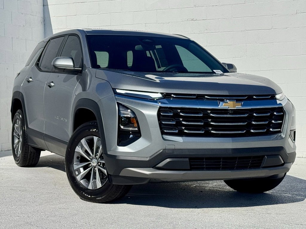 2026 Chevrolet Equinox LT photo 2