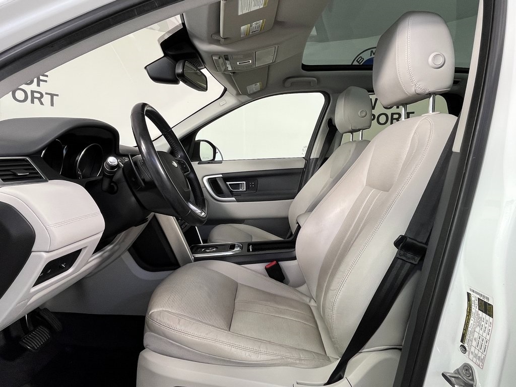 2018 Land Rover Discovery Sport HSE photo 12