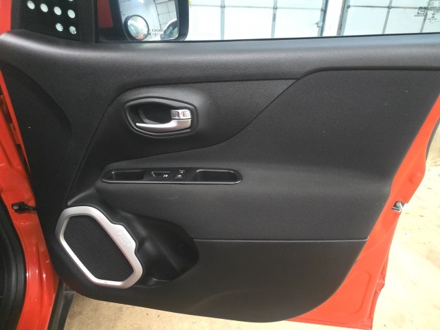 2019 Jeep Renegade Latitude North Edition photo 5