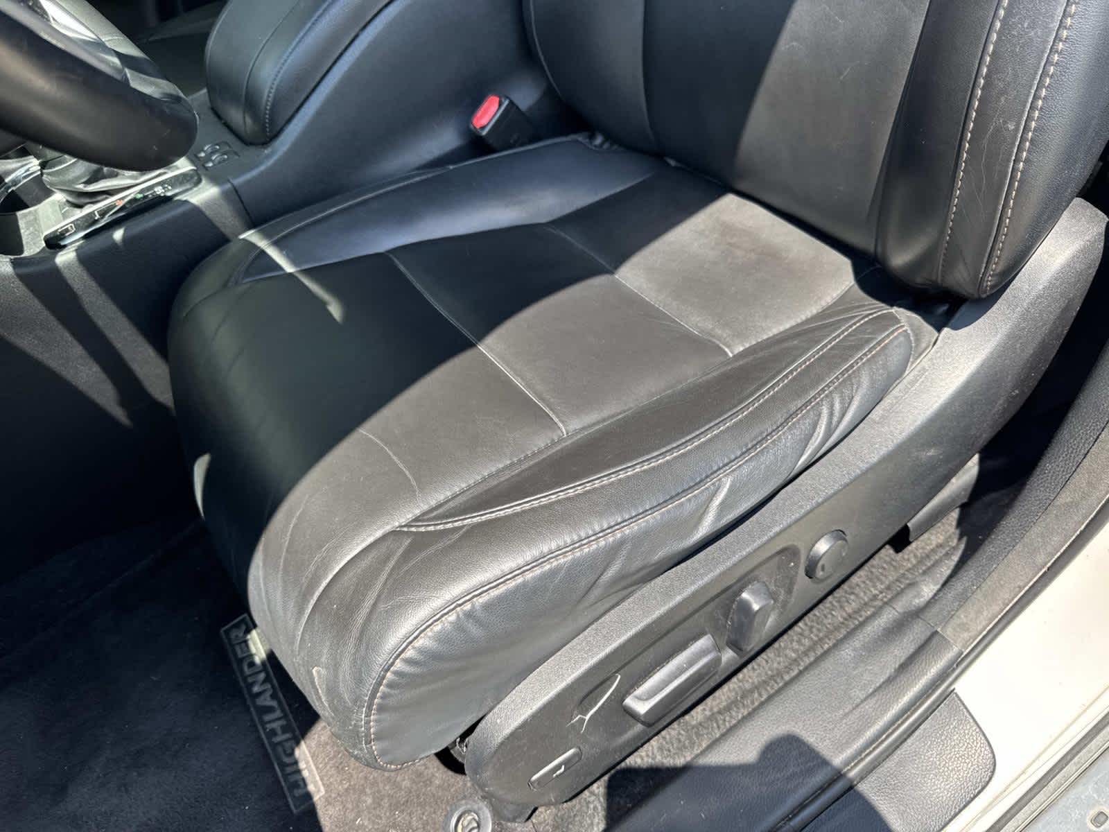 2015 Toyota Highlander XLE photo 47