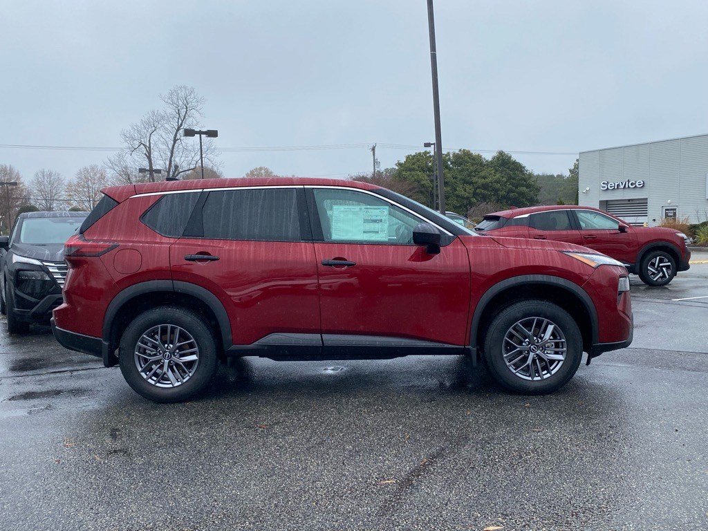 2025 Nissan Rogue S photo 2