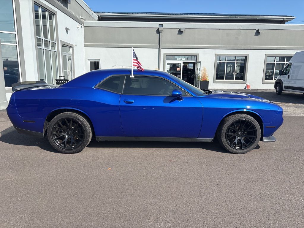 2020 Dodge Challenger SXT photo 5