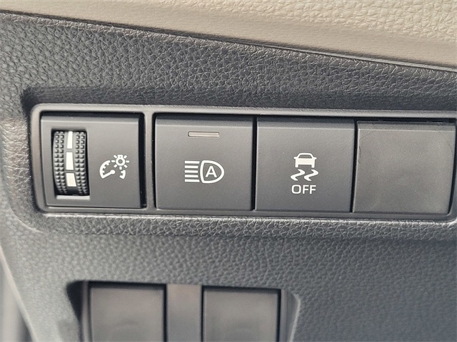 2026 Toyota Corolla Cross L photo 9