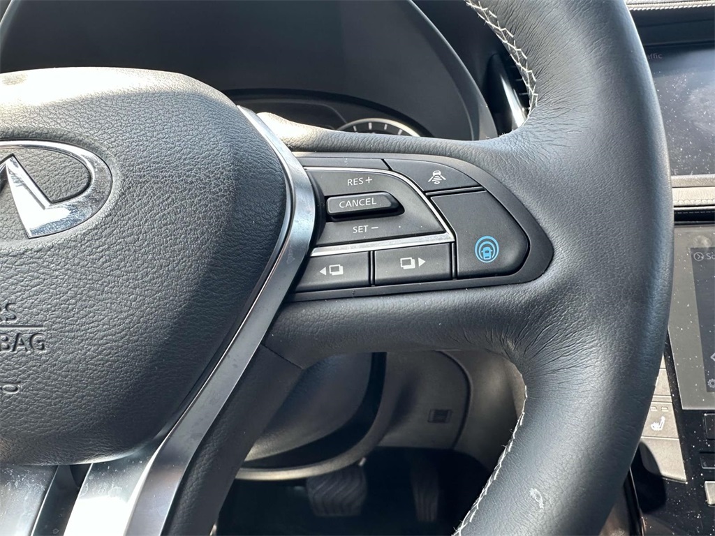 2019 Infiniti QX50 Essential photo 14