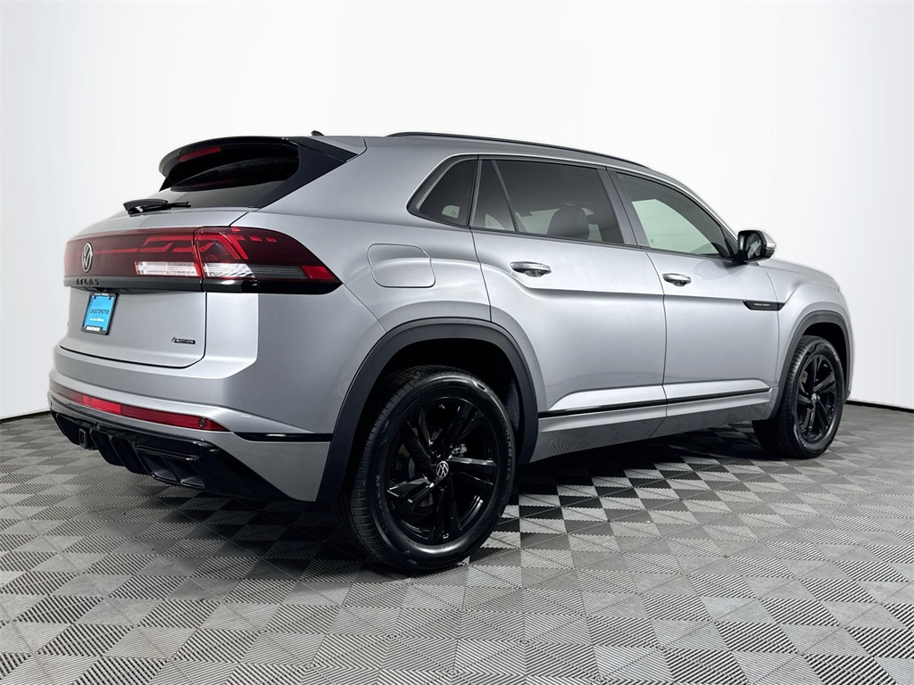 2025 Volkswagen Atlas Cross Sport SEL R-Line photo 9